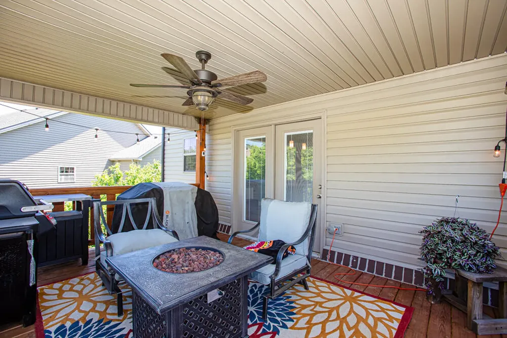 198 Lakeshore Circle Georgetown KY 40324