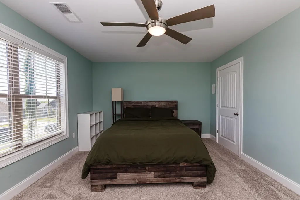 198 Lakeshore Circle Georgetown KY 40324