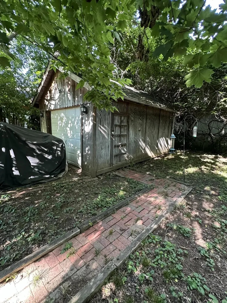 1516 Elizabeth Street Lexington KY 40503