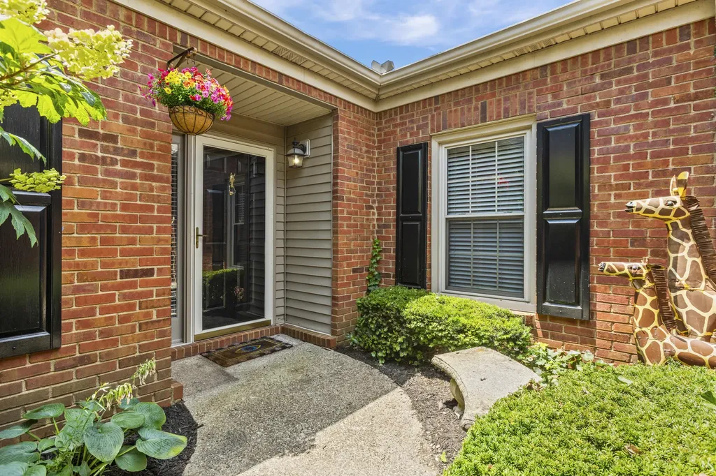 1574 Casper Court Lexington KY 40511