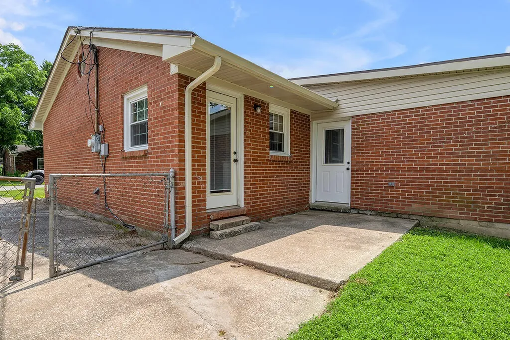 845 Mildred Street Versailles KY 40383