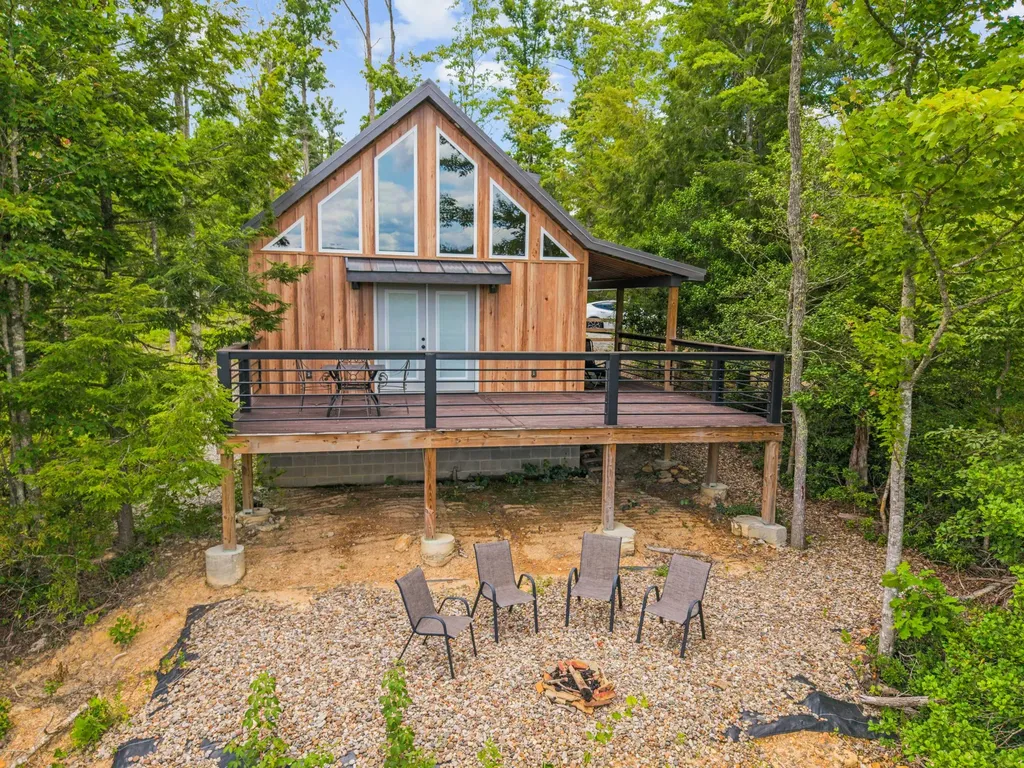 711 Worley Hill Top Road Stearns KY 42647