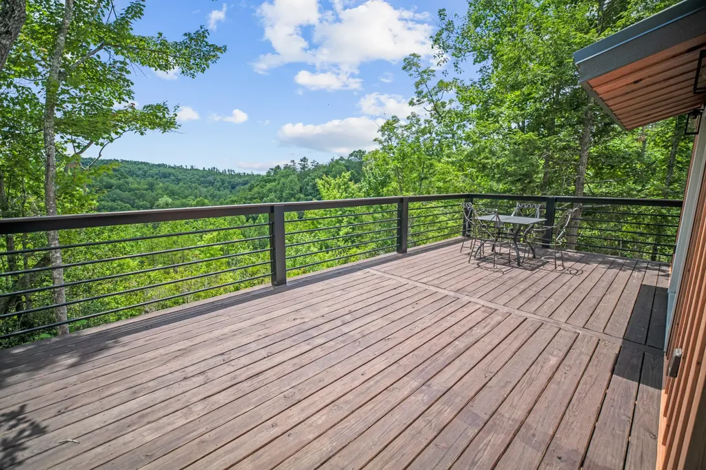 711 Worley Hill Top Road Stearns KY 42647