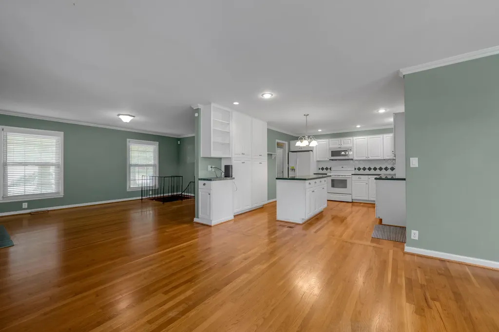 3418 Greentree Road Lexington KY 40517