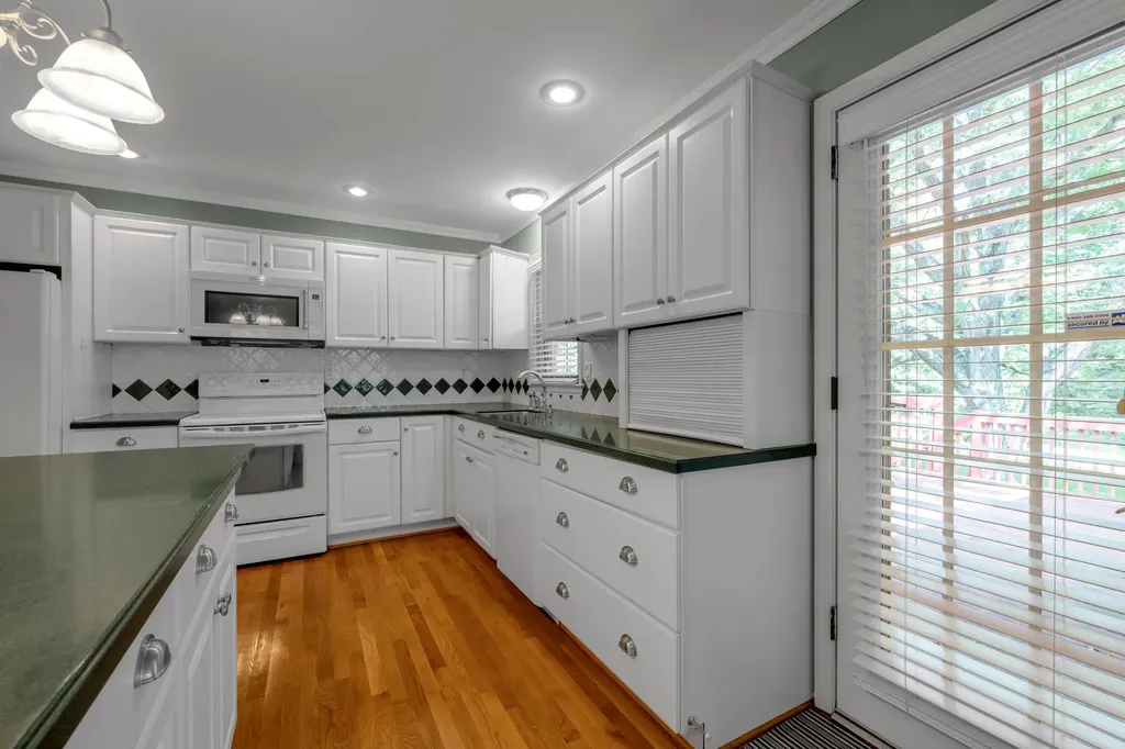 3418 Greentree Road Lexington KY 40517