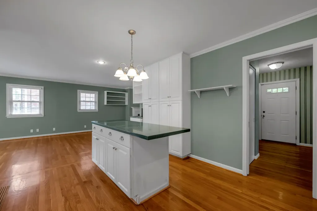 3418 Greentree Road Lexington KY 40517