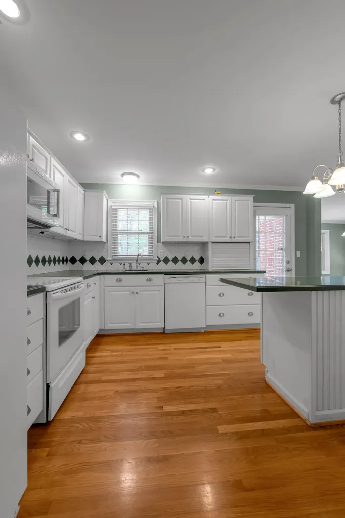 3418 Greentree Road Lexington KY 40517