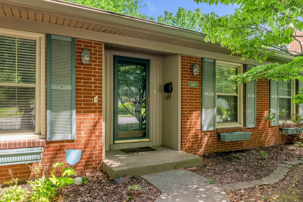3418 Greentree Road Lexington KY 40517