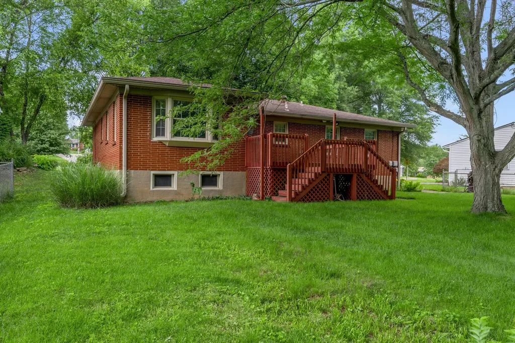 3418 Greentree Road Lexington KY 40517