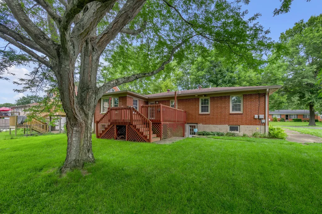 3418 Greentree Road Lexington KY 40517