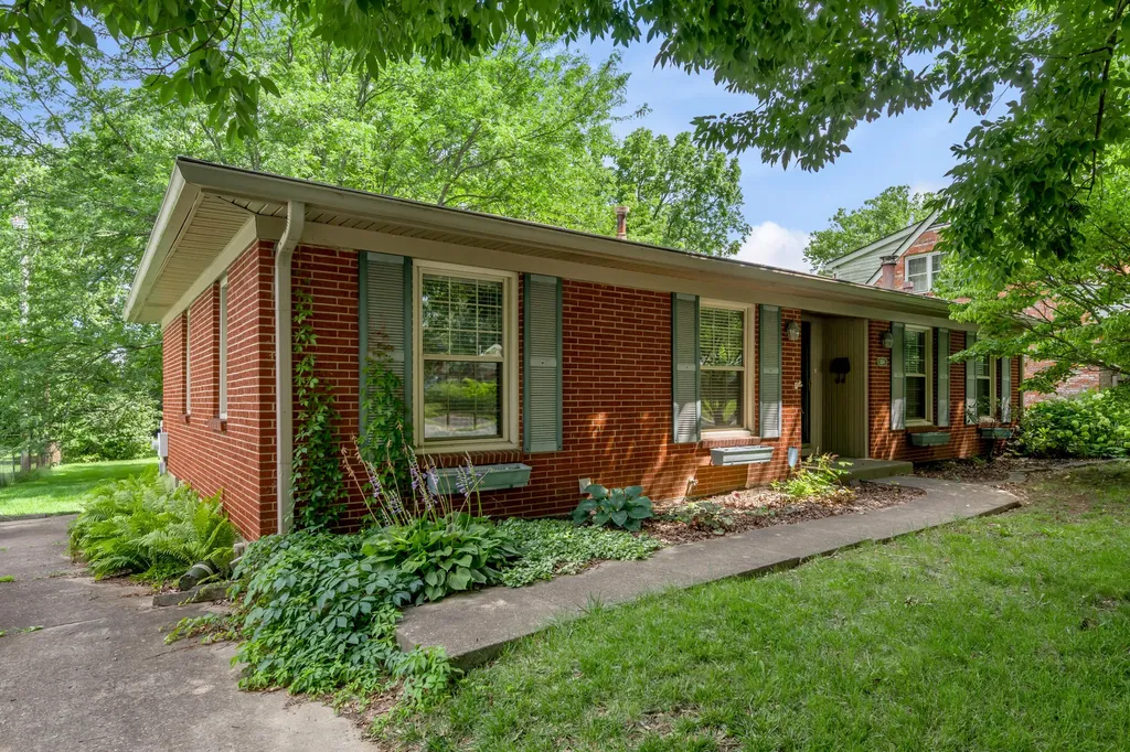 3418 Greentree Road Lexington KY 40517