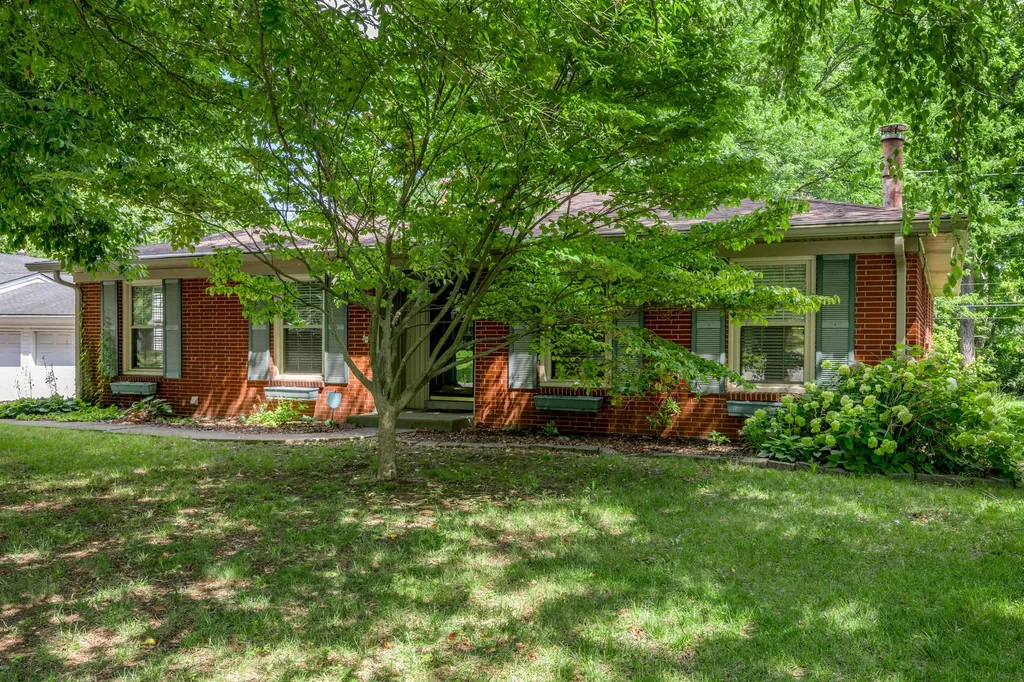 3418 Greentree Road Lexington KY 40517