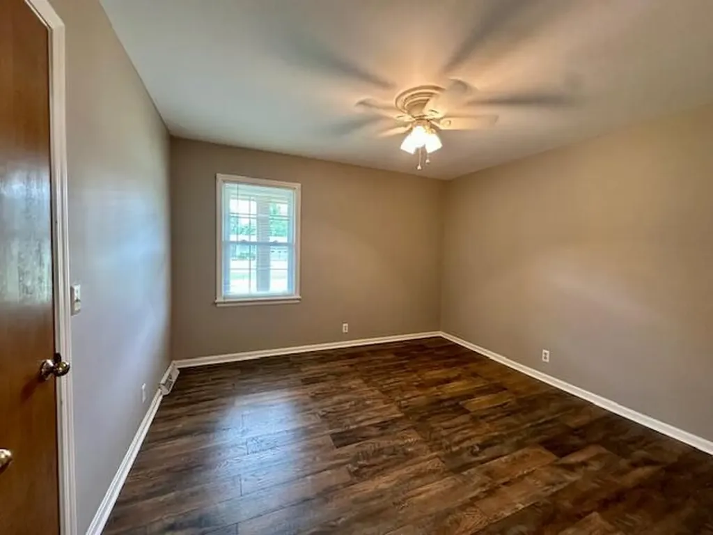 1704 Keenland Murray KY 42071