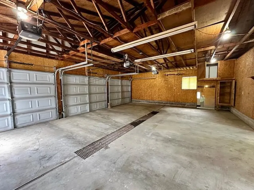 1704 Keenland Murray KY 42071