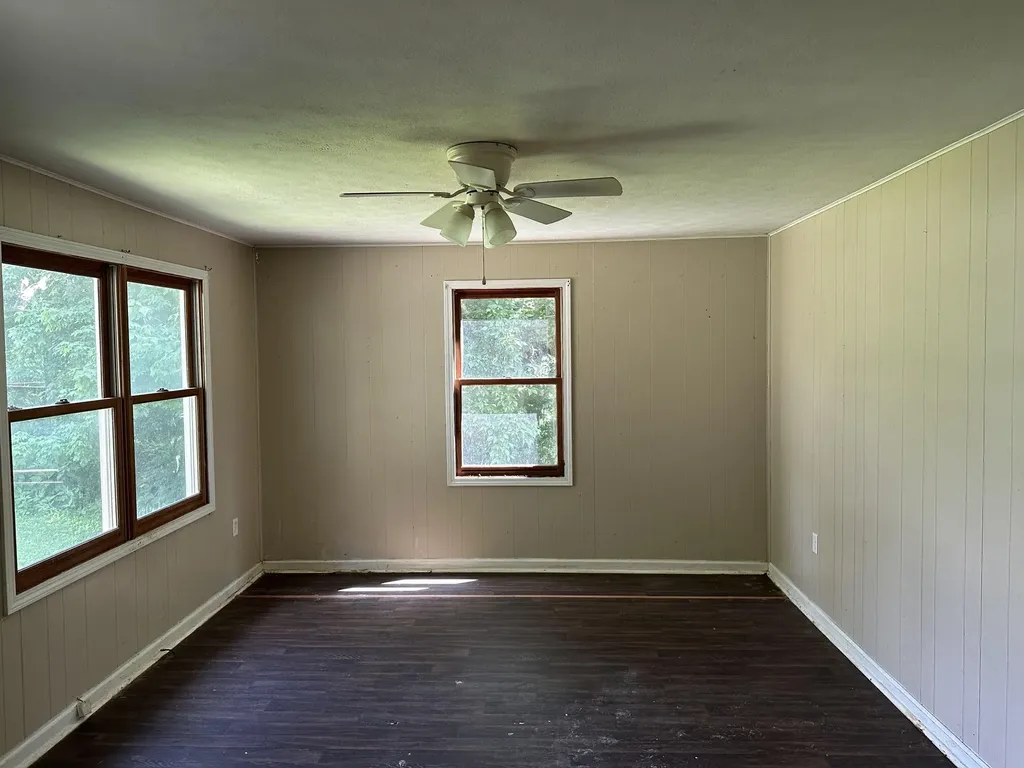 1094 Barnesburg Road Somerset KY 42503