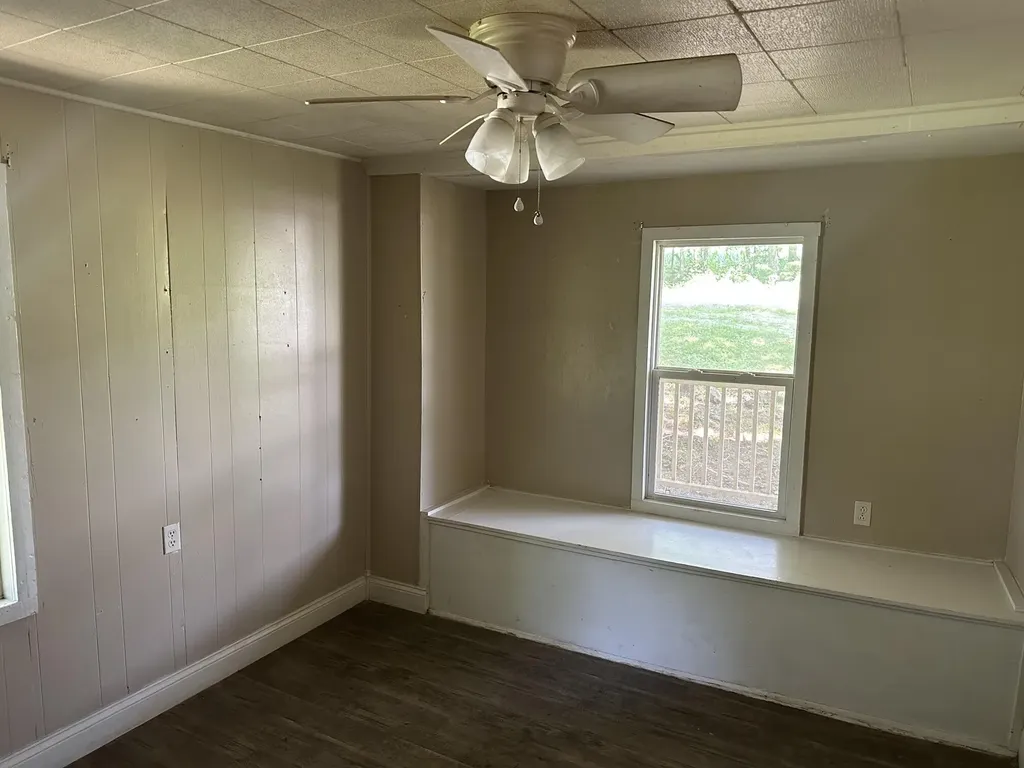 1094 Barnesburg Road Somerset KY 42503