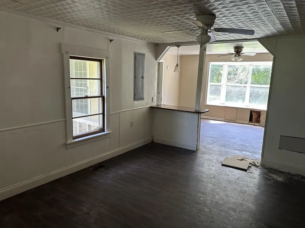 1094 Barnesburg Road Somerset KY 42503