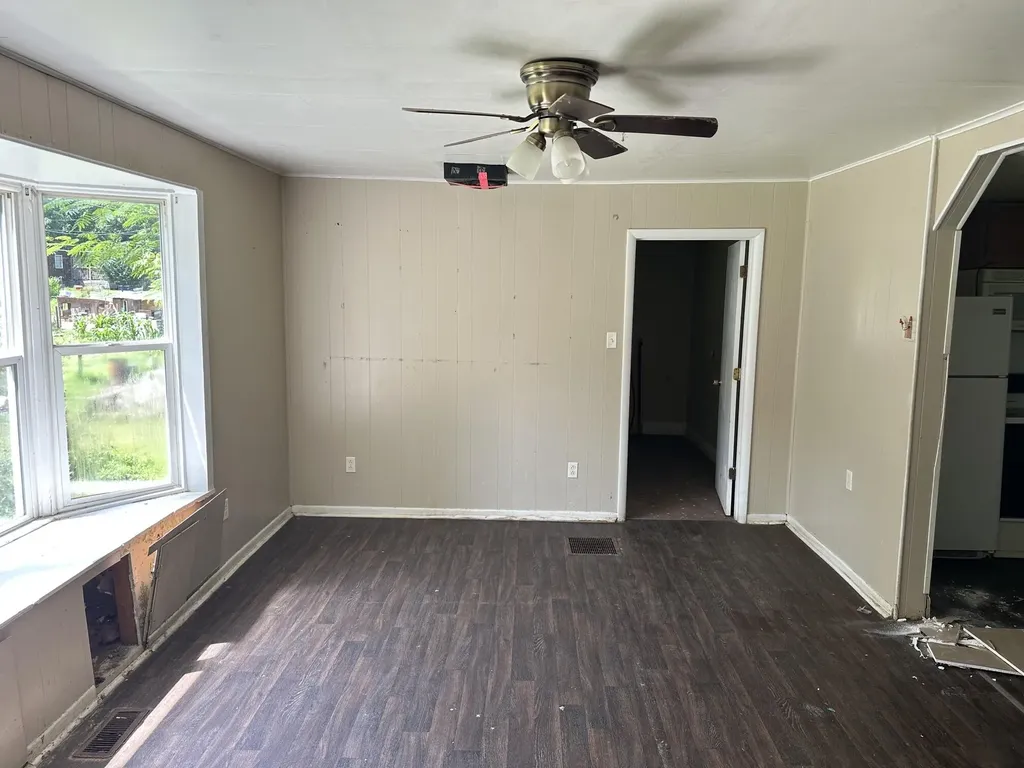 1094 Barnesburg Road Somerset KY 42503