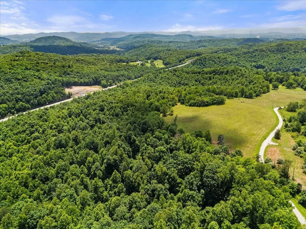999 Barefoot Bottoms Road Corbin KY 40701