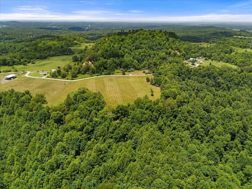 999 Barefoot Bottoms Road Corbin KY 40701