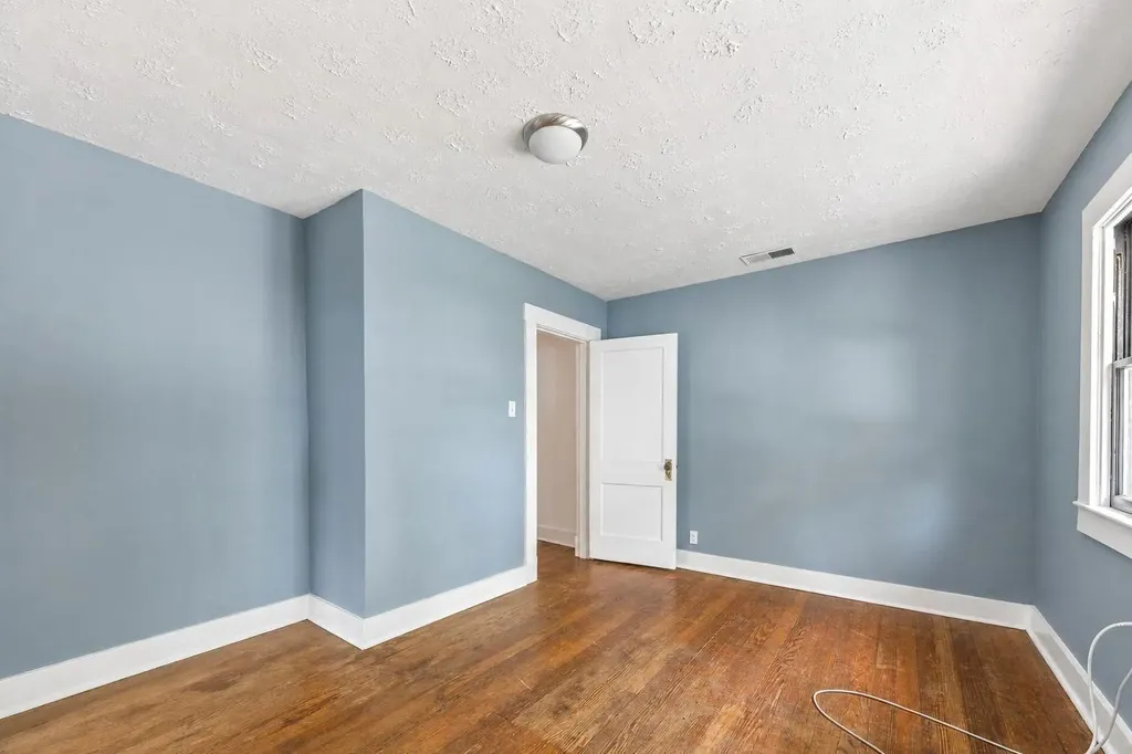 712 Link Avenue Paris KY 40361