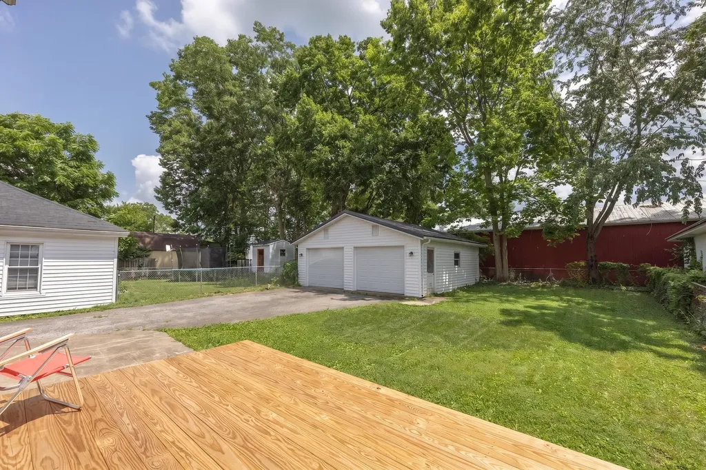 712 Link Avenue Paris KY 40361