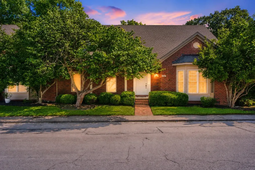 108 Duncan Avenue Paris KY 40361