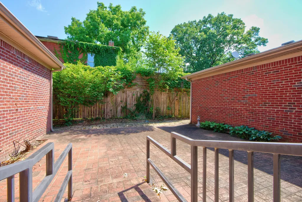 108 Duncan Avenue Paris KY 40361