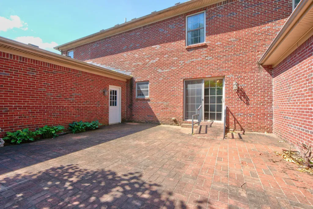 108 Duncan Avenue Paris KY 40361