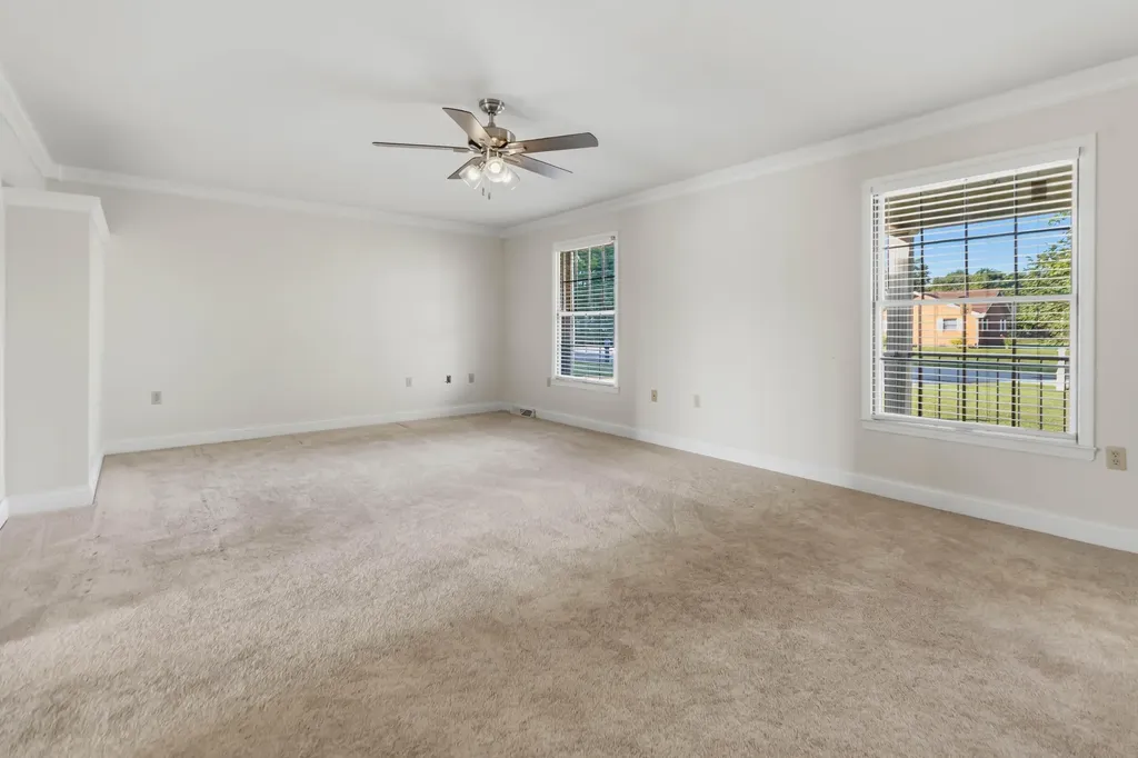 43 Farmington Avenue Monticello KY 42633