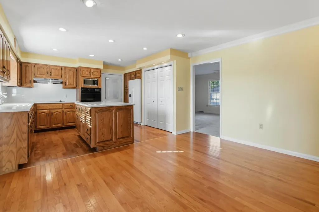 43 Farmington Avenue Monticello KY 42633