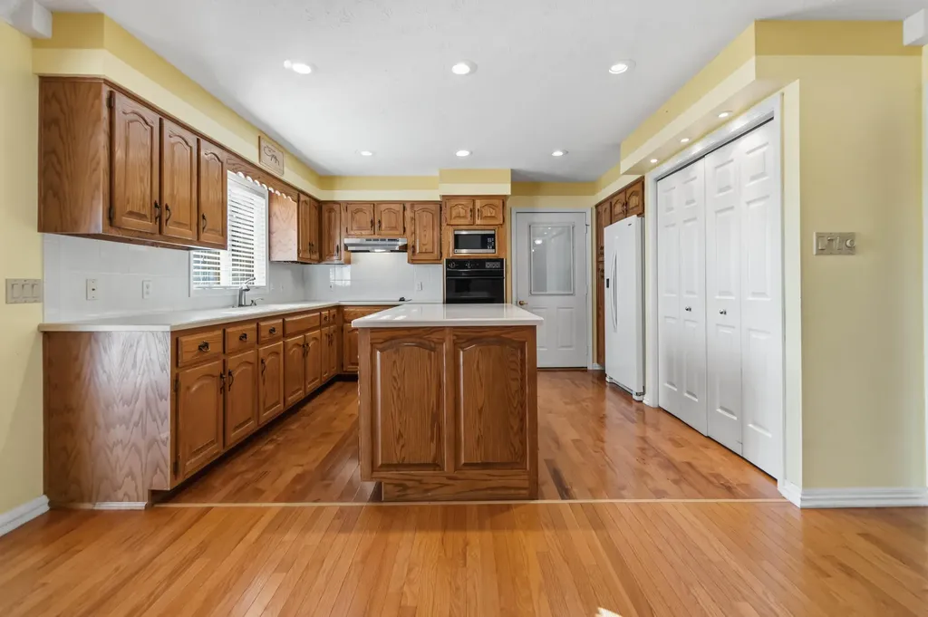 43 Farmington Avenue Monticello KY 42633