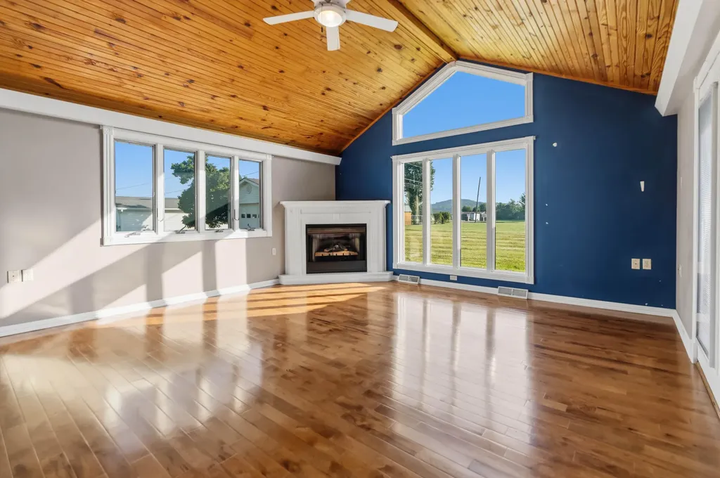 43 Farmington Avenue Monticello KY 42633