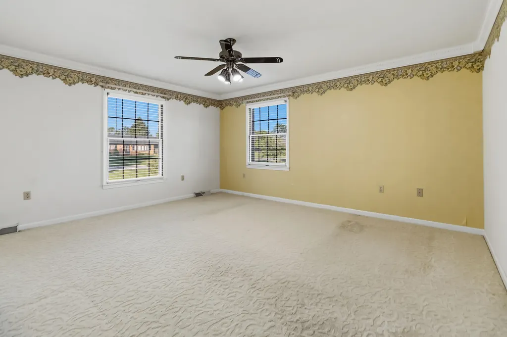 43 Farmington Avenue Monticello KY 42633