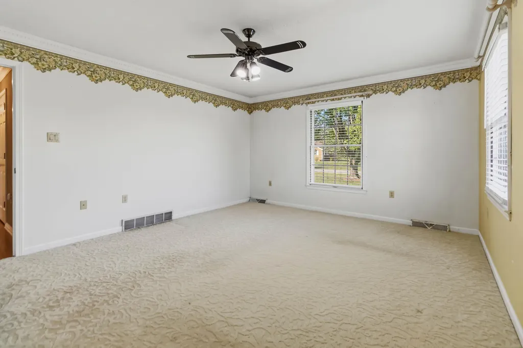 43 Farmington Avenue Monticello KY 42633