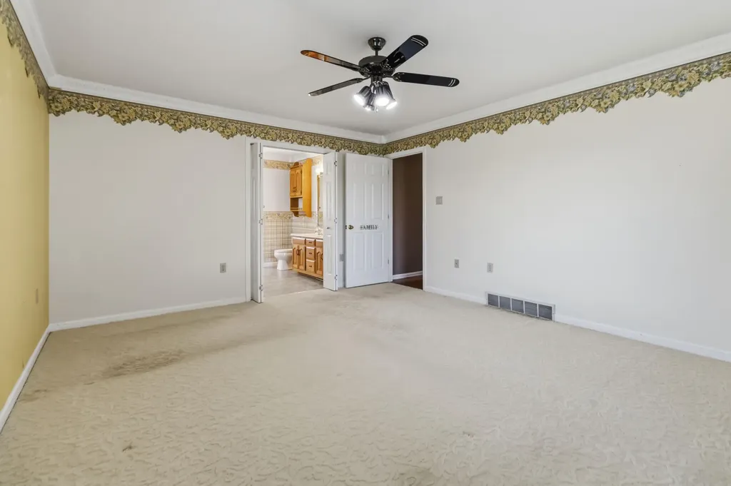 43 Farmington Avenue Monticello KY 42633