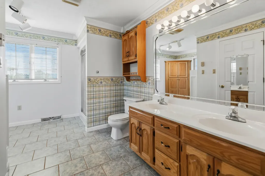 43 Farmington Avenue Monticello KY 42633