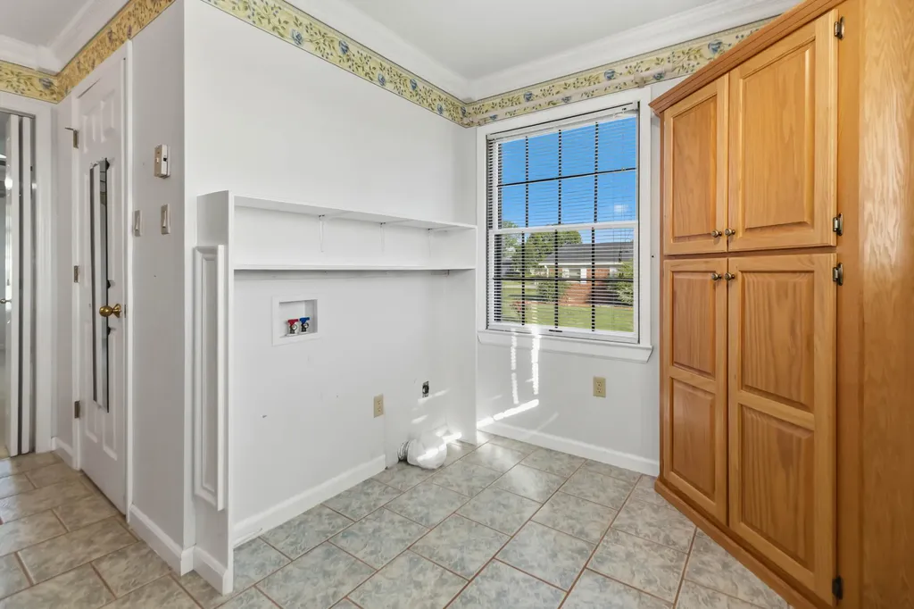 43 Farmington Avenue Monticello KY 42633