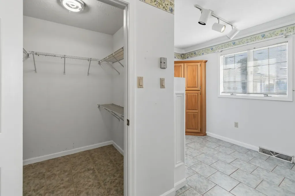 43 Farmington Avenue Monticello KY 42633