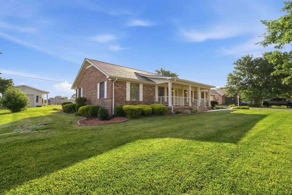 43 Farmington Avenue Monticello KY 42633