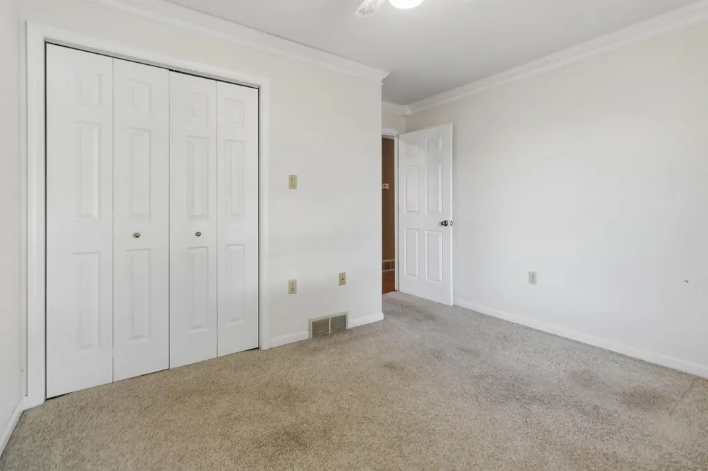 43 Farmington Avenue Monticello KY 42633