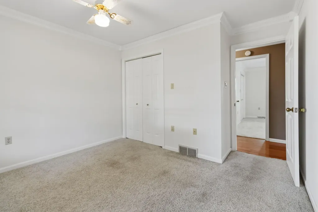 43 Farmington Avenue Monticello KY 42633