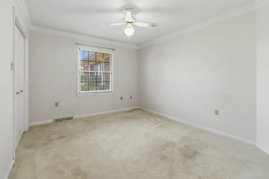 43 Farmington Avenue Monticello KY 42633