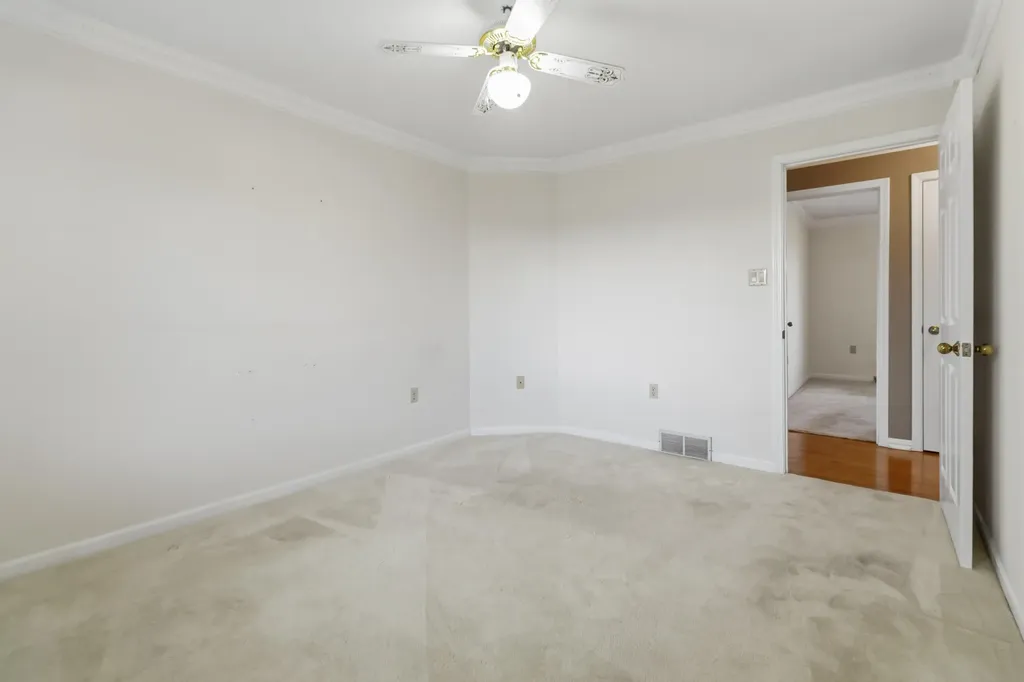 43 Farmington Avenue Monticello KY 42633