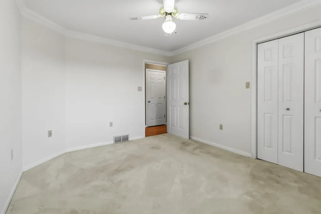 43 Farmington Avenue Monticello KY 42633