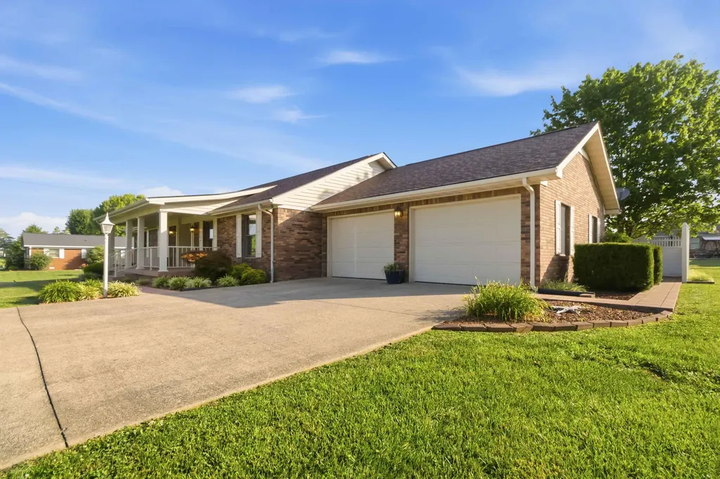 43 Farmington Avenue Monticello KY 42633