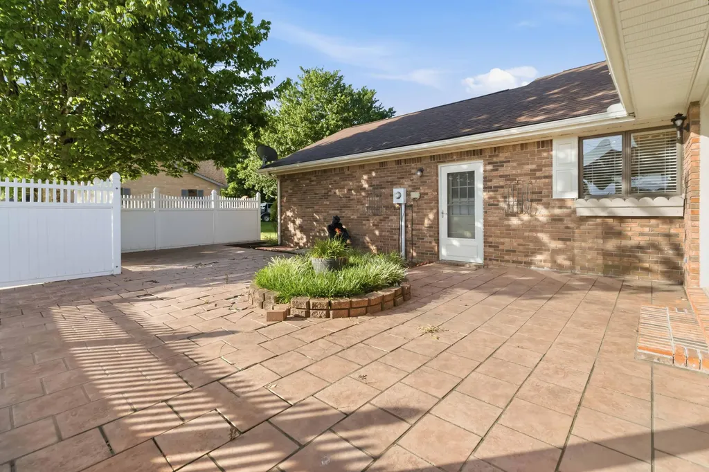 43 Farmington Avenue Monticello KY 42633