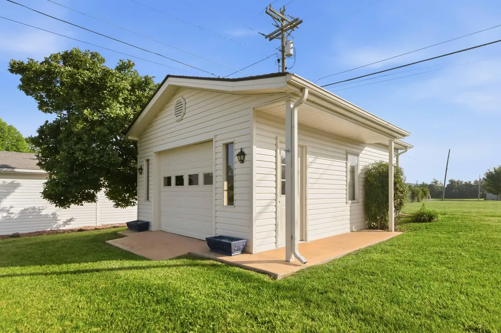 43 Farmington Avenue Monticello KY 42633