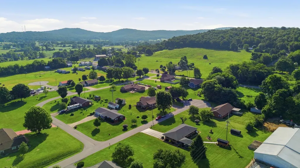 43 Farmington Avenue Monticello KY 42633