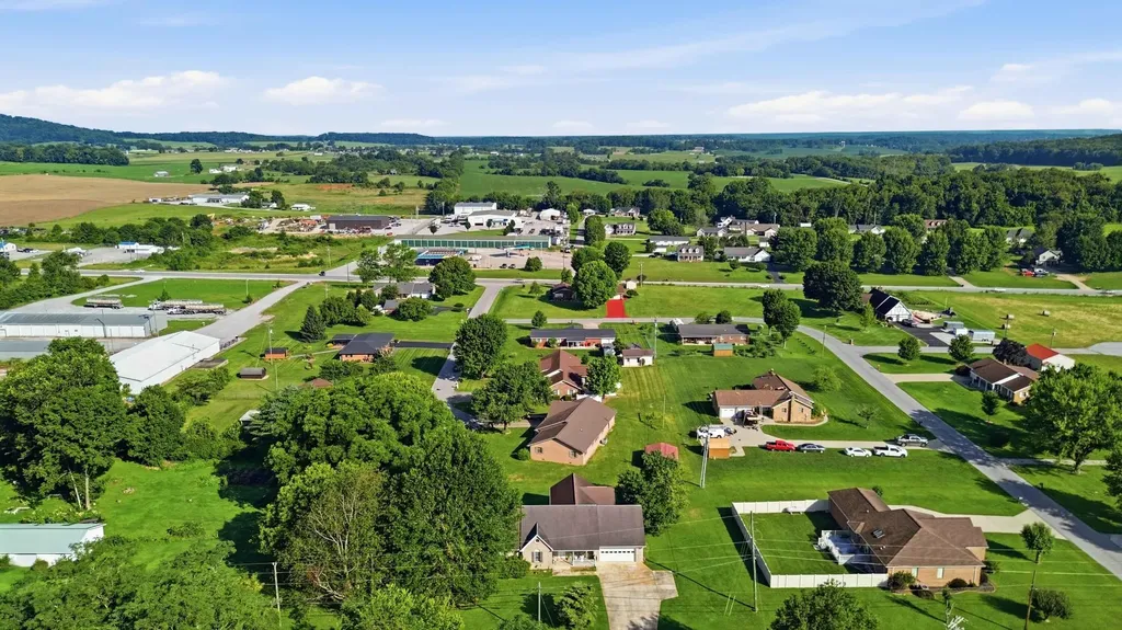 43 Farmington Avenue Monticello KY 42633